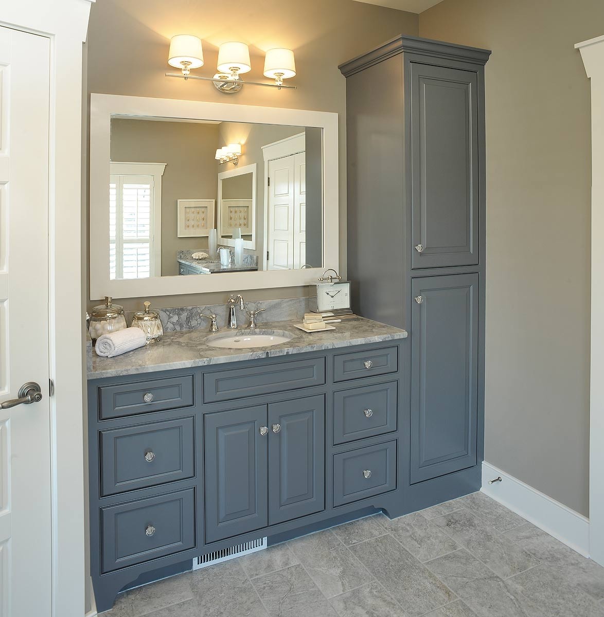 Bathroom linen tower