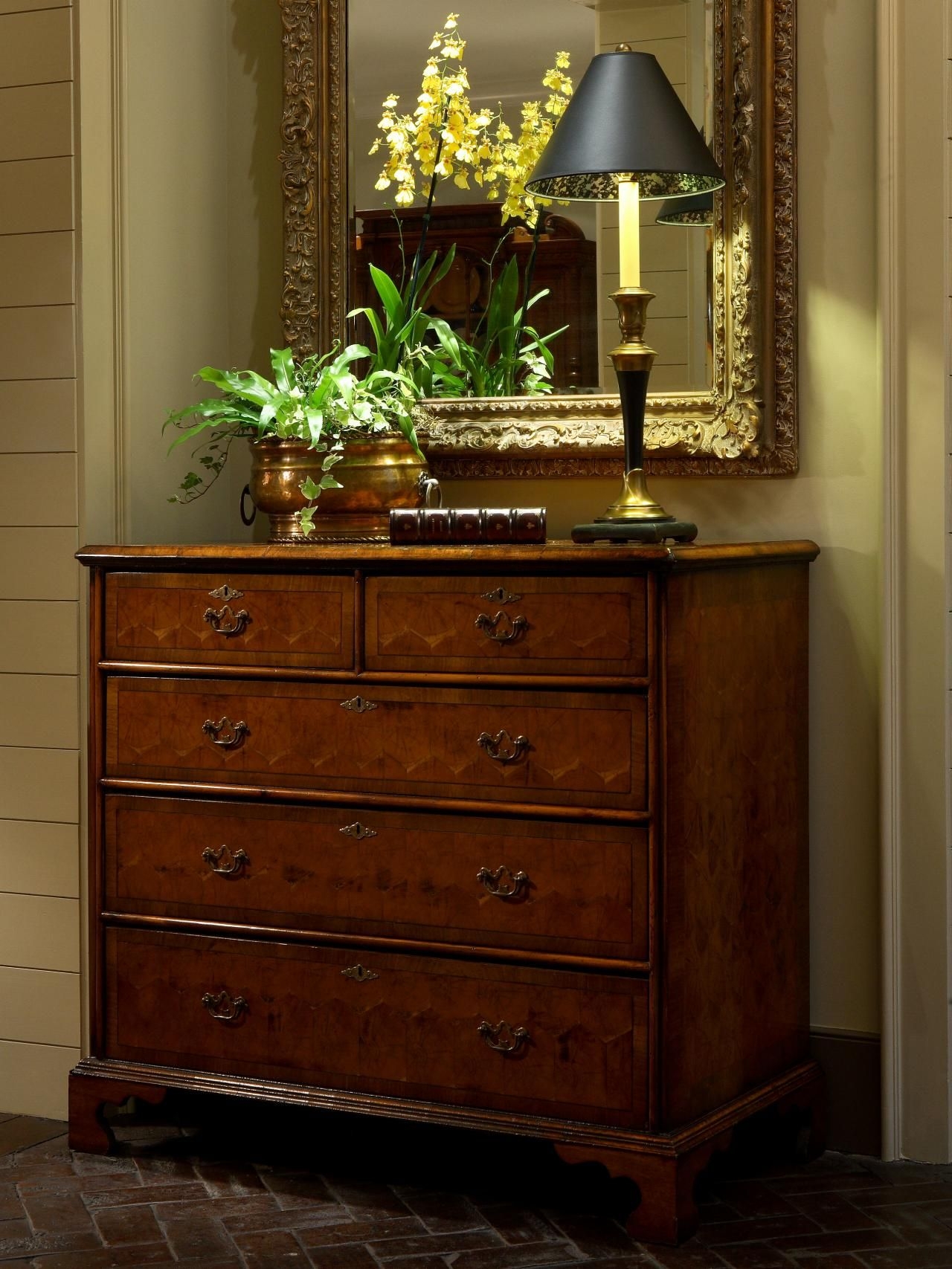 Living room chest of drawers 2