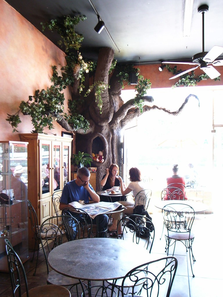 How to make a fake tree for a play