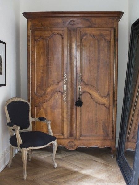 Armoire hanging closet