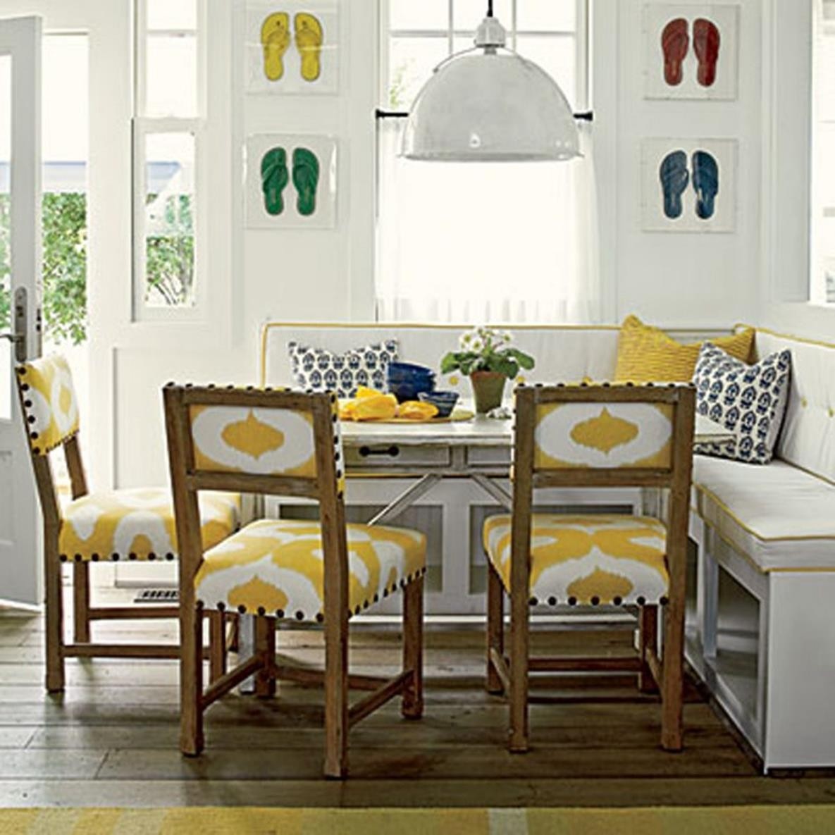 Corner booth kitchen table