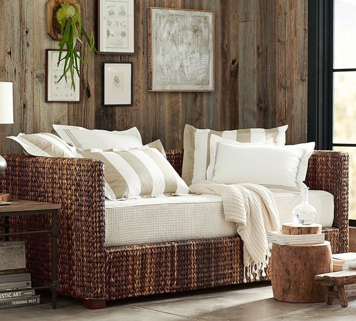 Seagrass day bed trundle