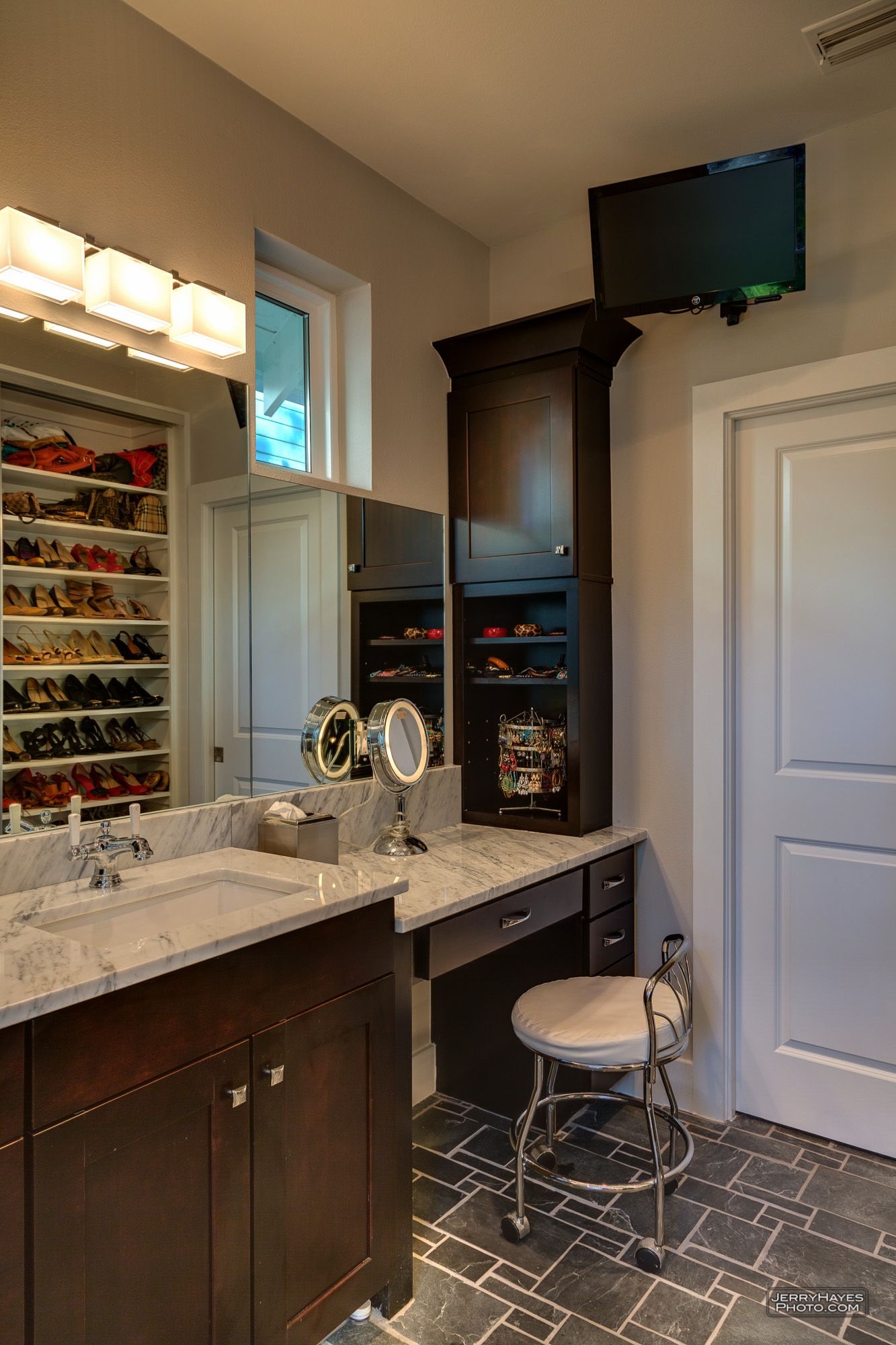 Bathroom makeup stools 5