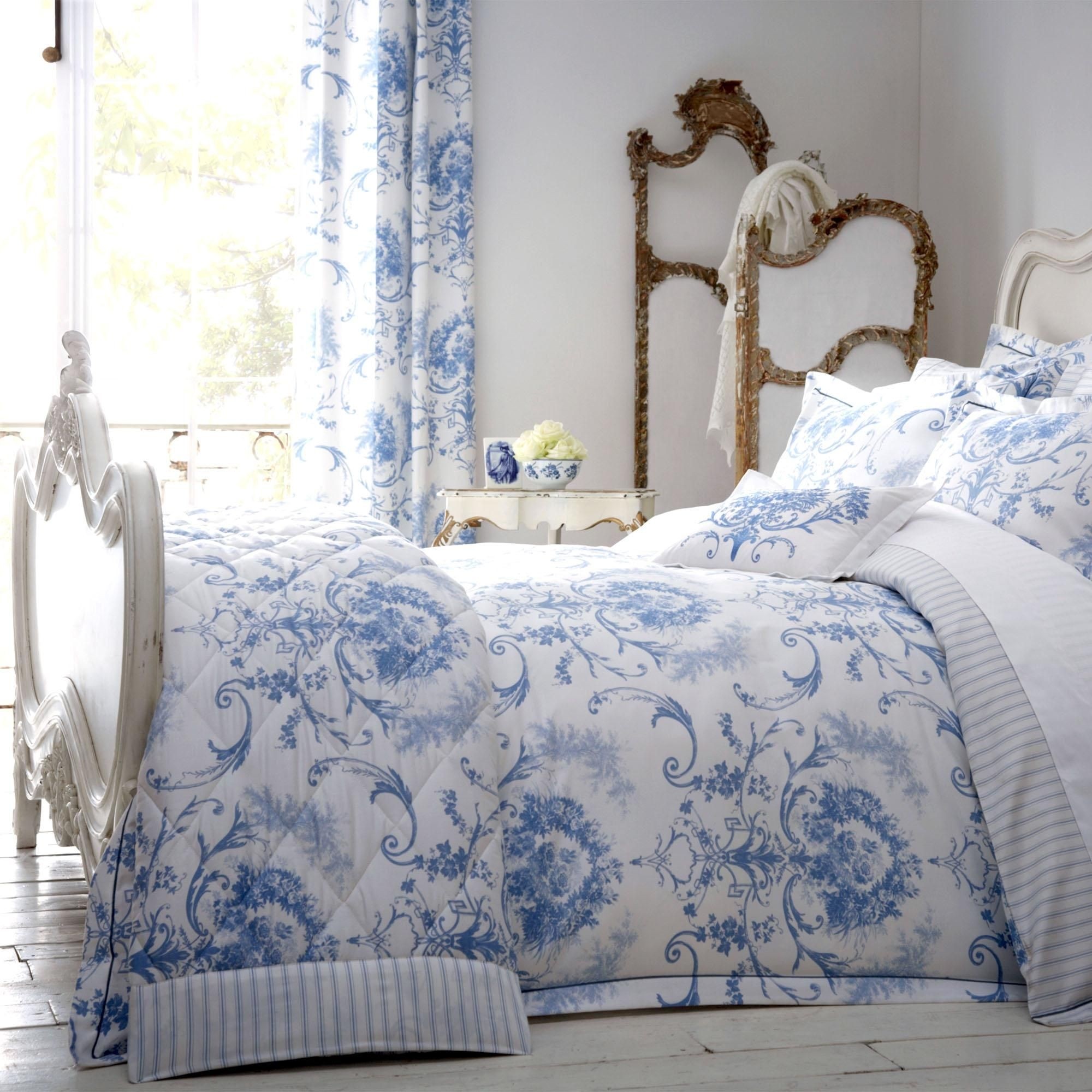Elegant Blue and White Toile Bedspread Bedroom