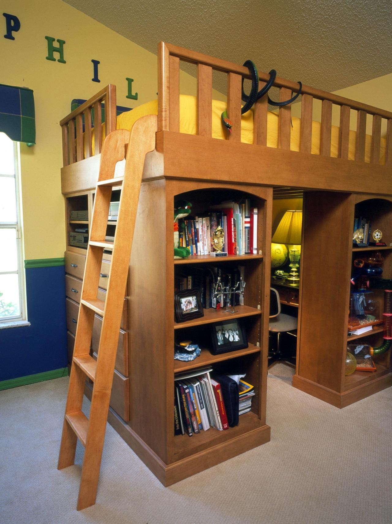 Bunk bed with only top bunk
