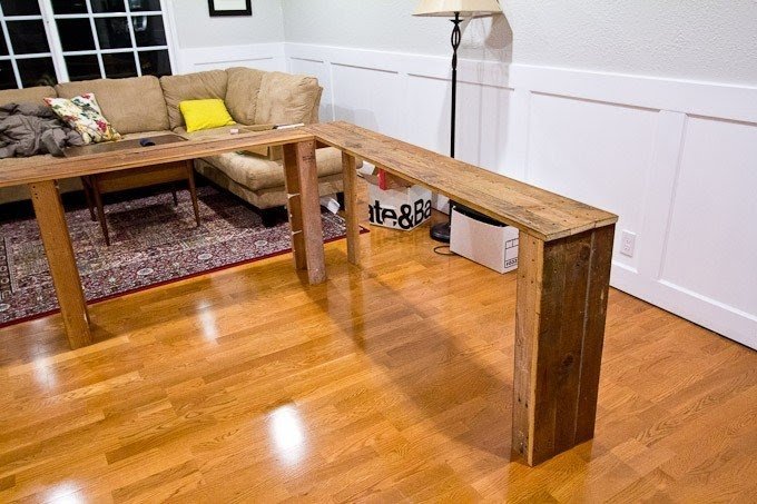 Corner sofa tables