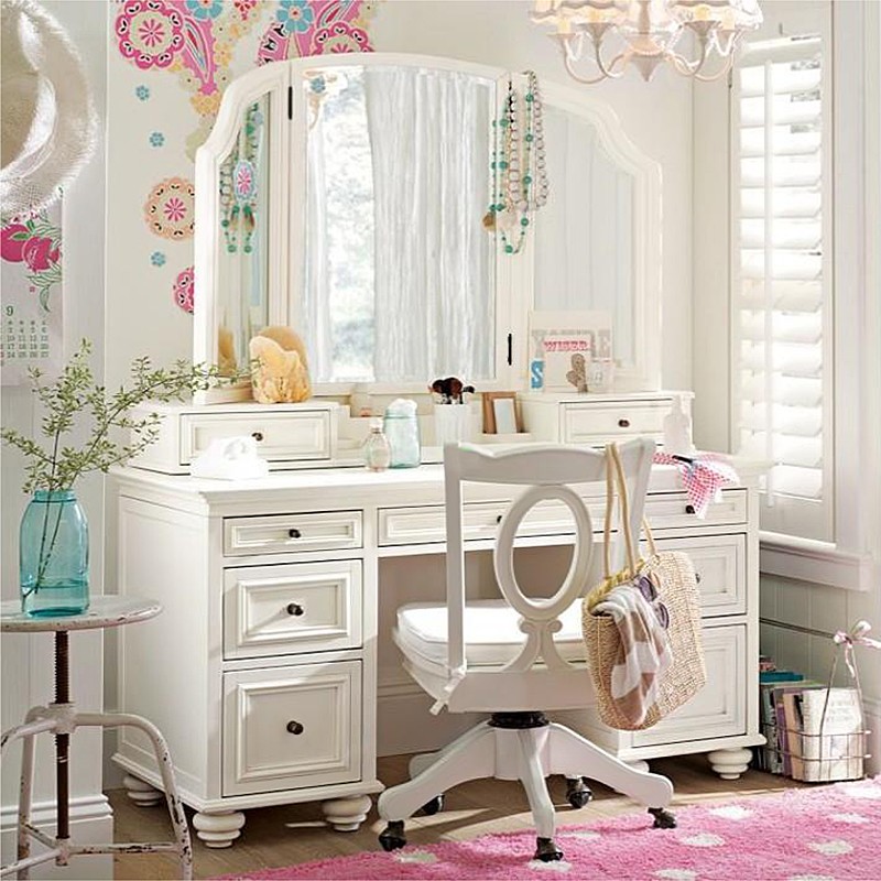 Girls makeup table
