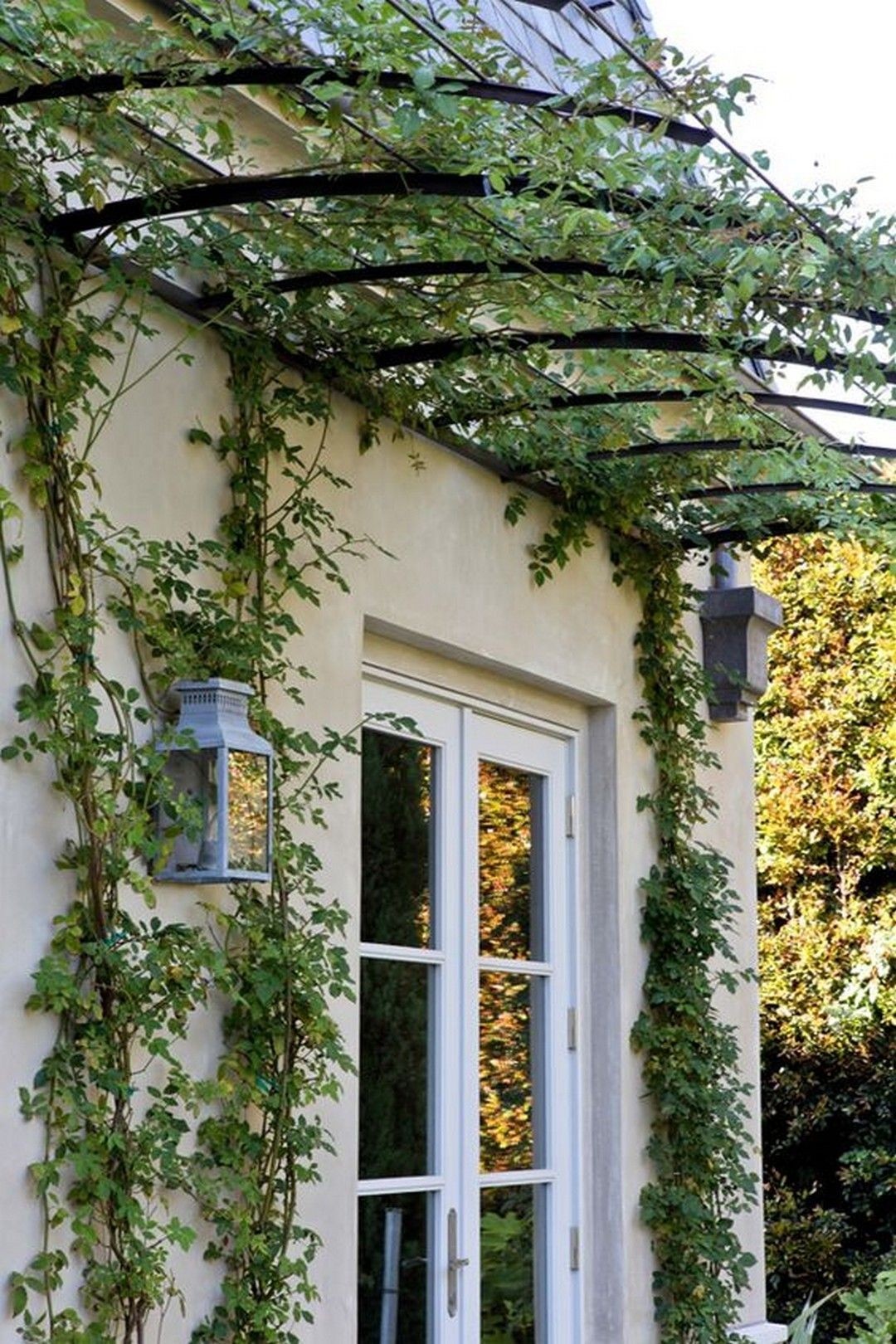 Metal garden arbor