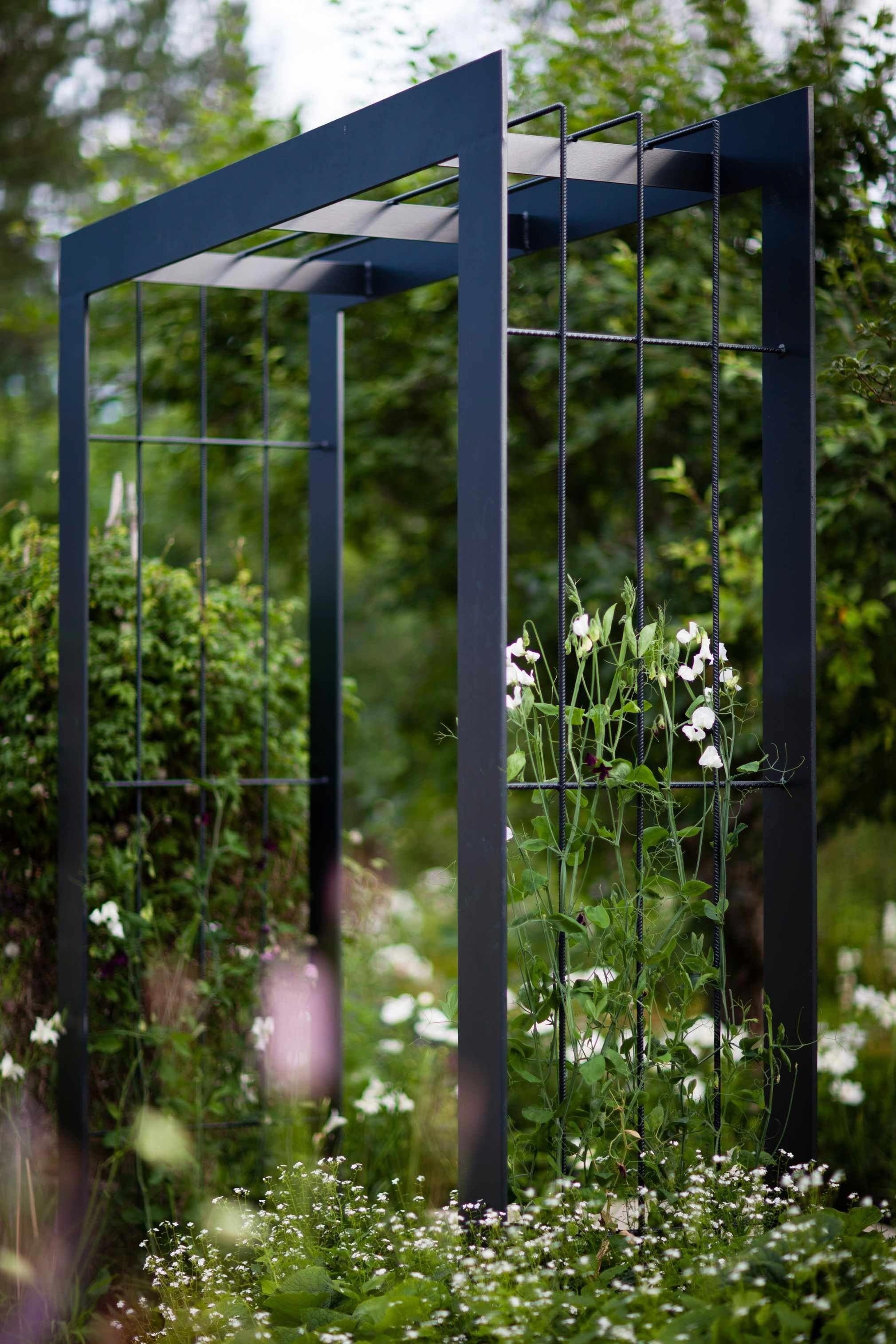 Metal garden arbors and trellises