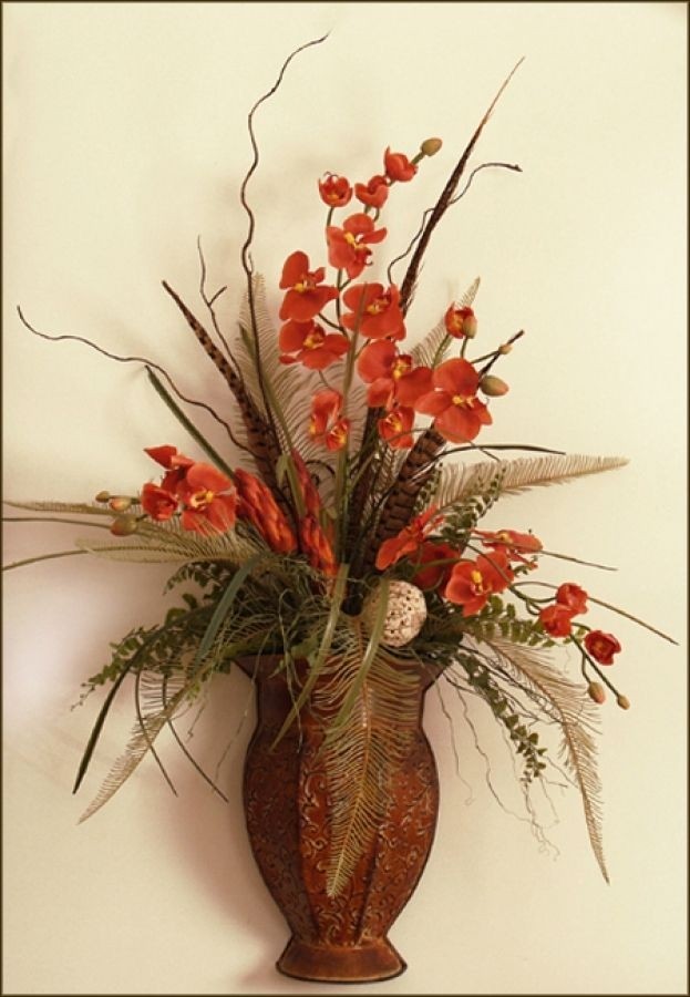 Metal wall vase sconce