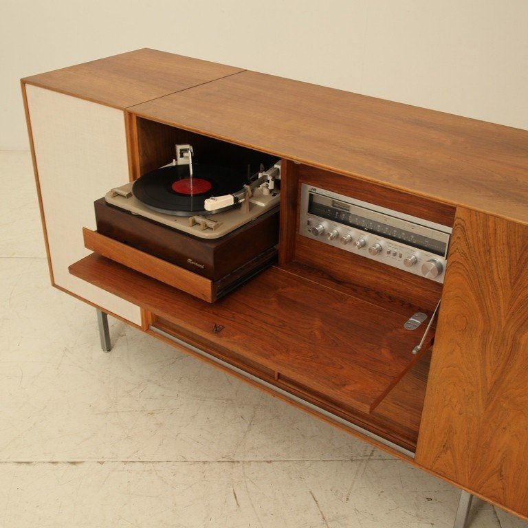 Modern audio rack