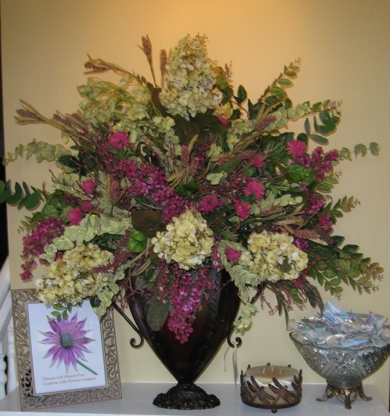 Artificial flowers arrangements for the home