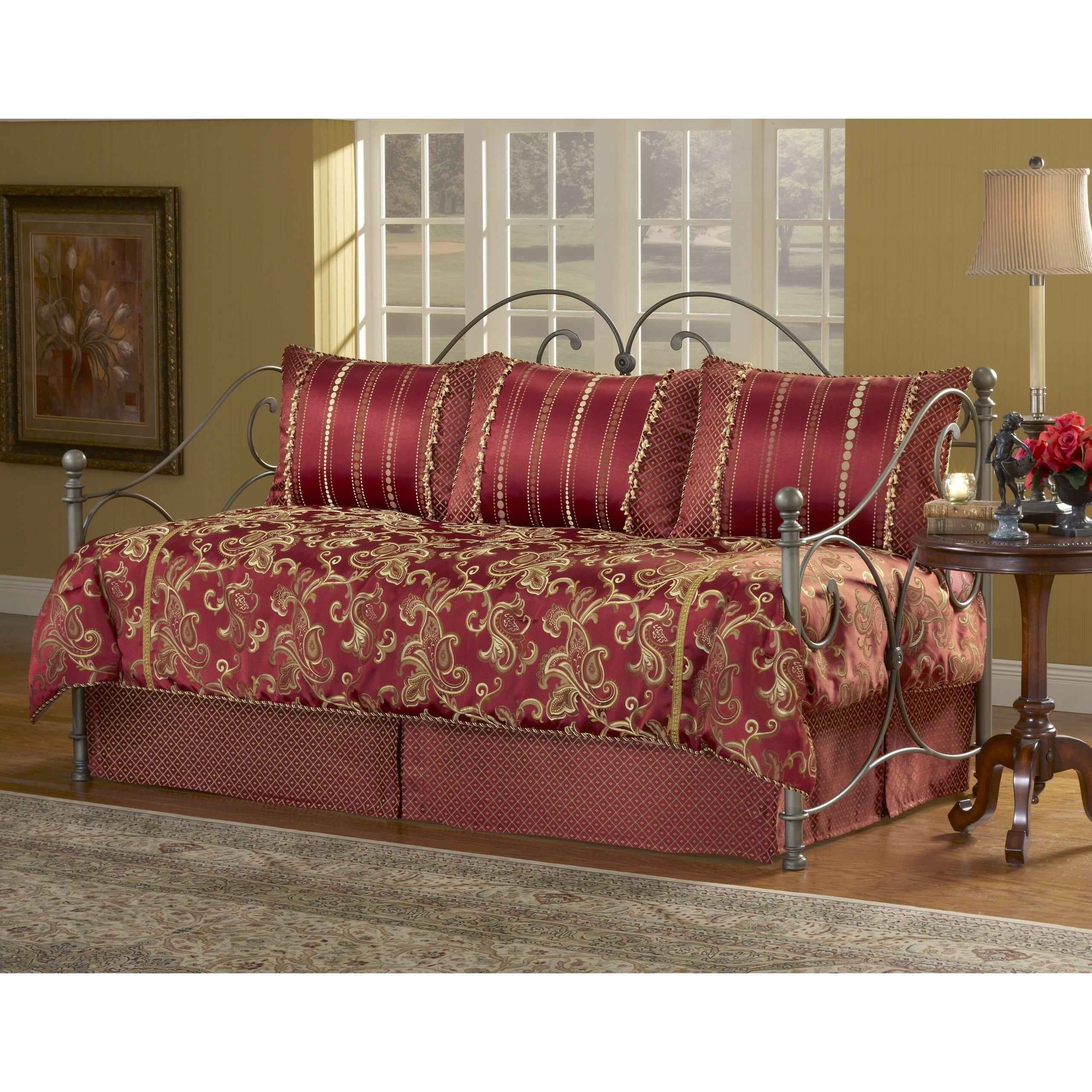 Ensemble 5 Piece Daybed Set Comforter Pillow Shams Bed Skirt Red Twin Gift