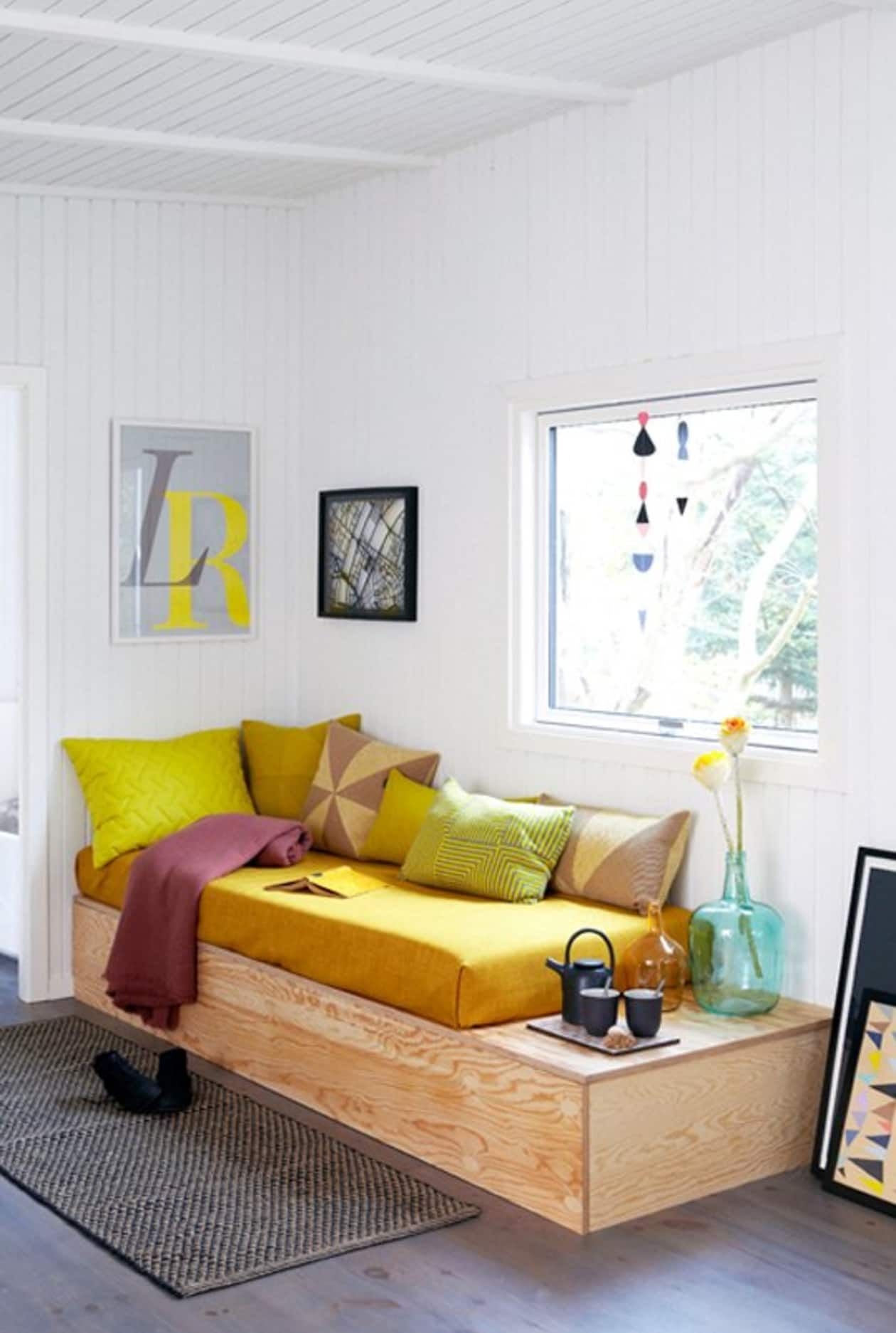 Platform daybed