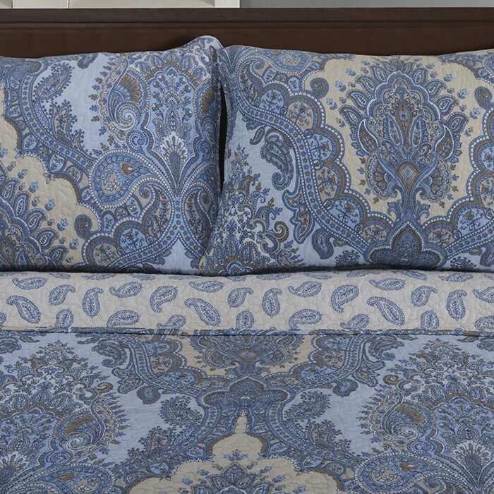 Simple luxury waverly quilt set