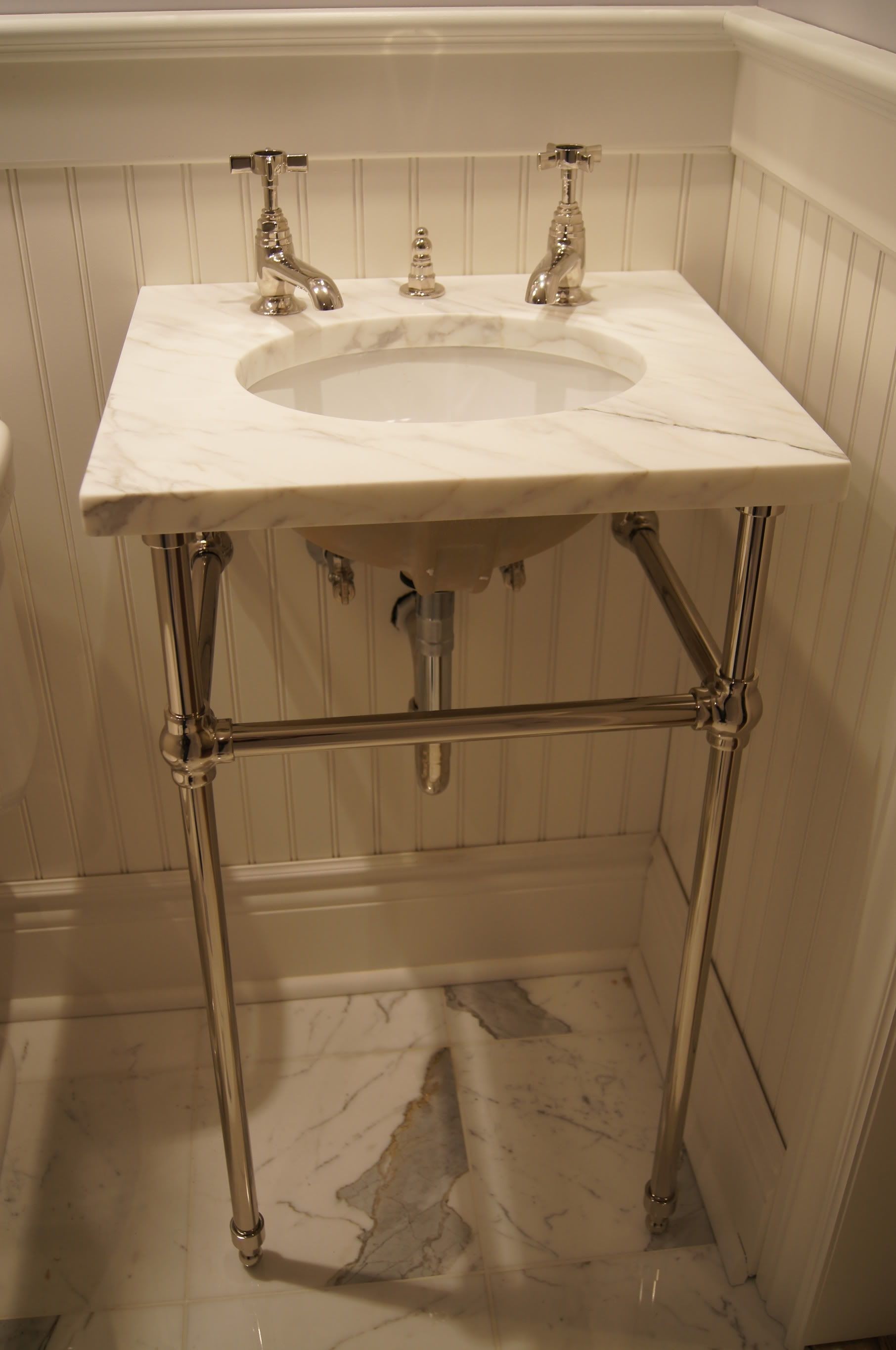 Apothecary sink console
