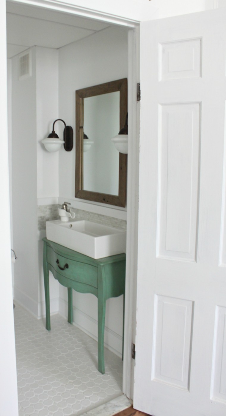 Console sinks for small bathrooms