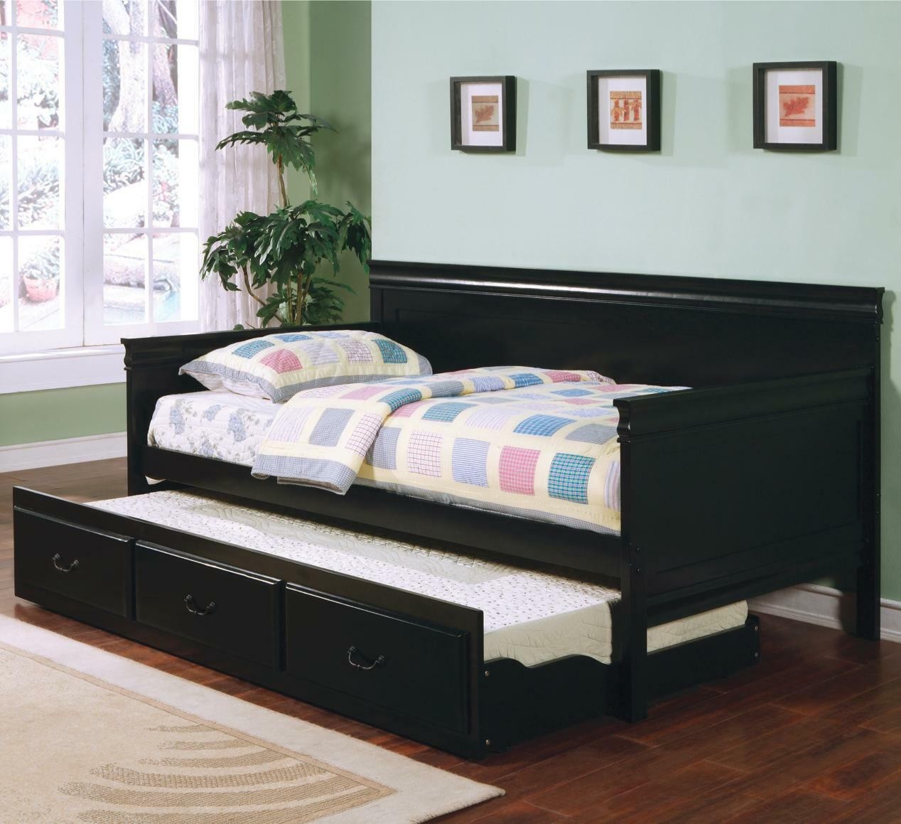 Daybed with pop up trundle wood 3