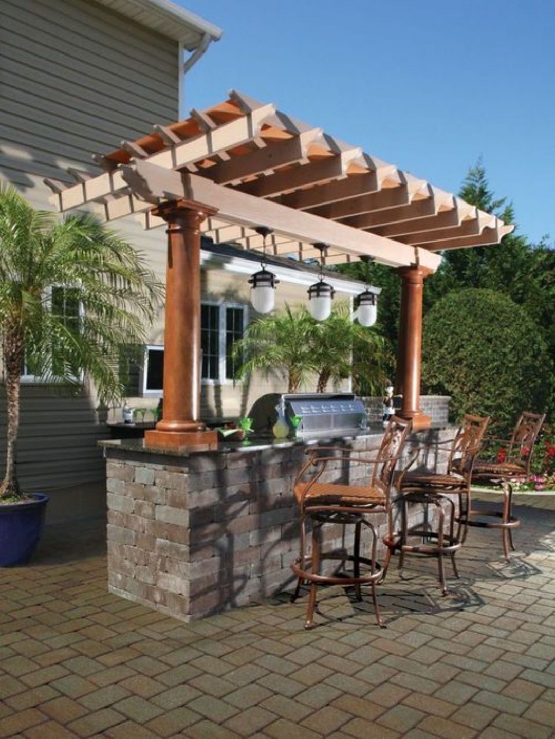 Outdoor wall bar