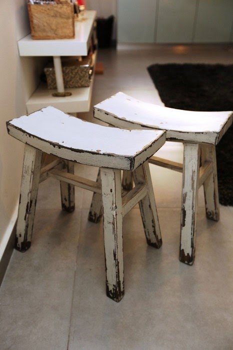Short wood stool 2