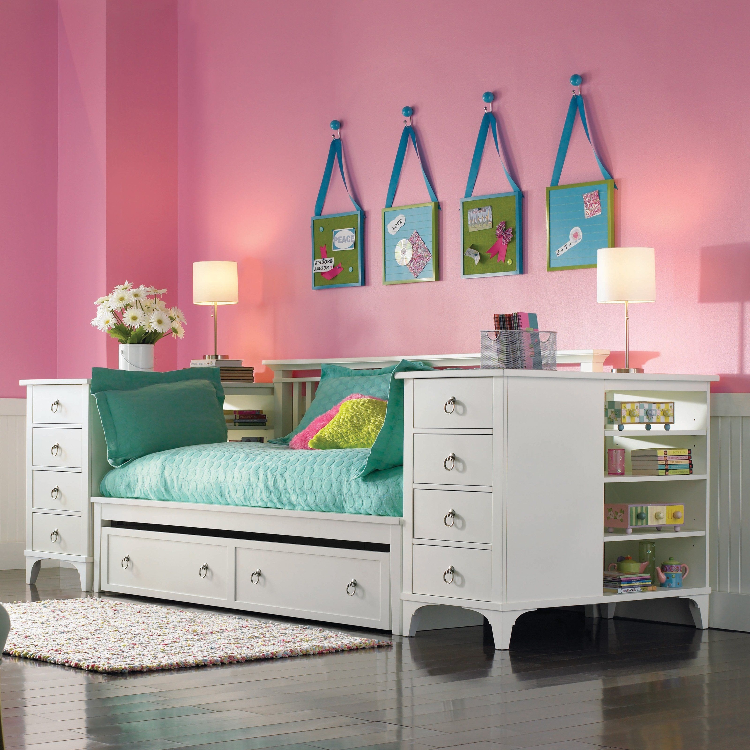 Wood daybed with storage