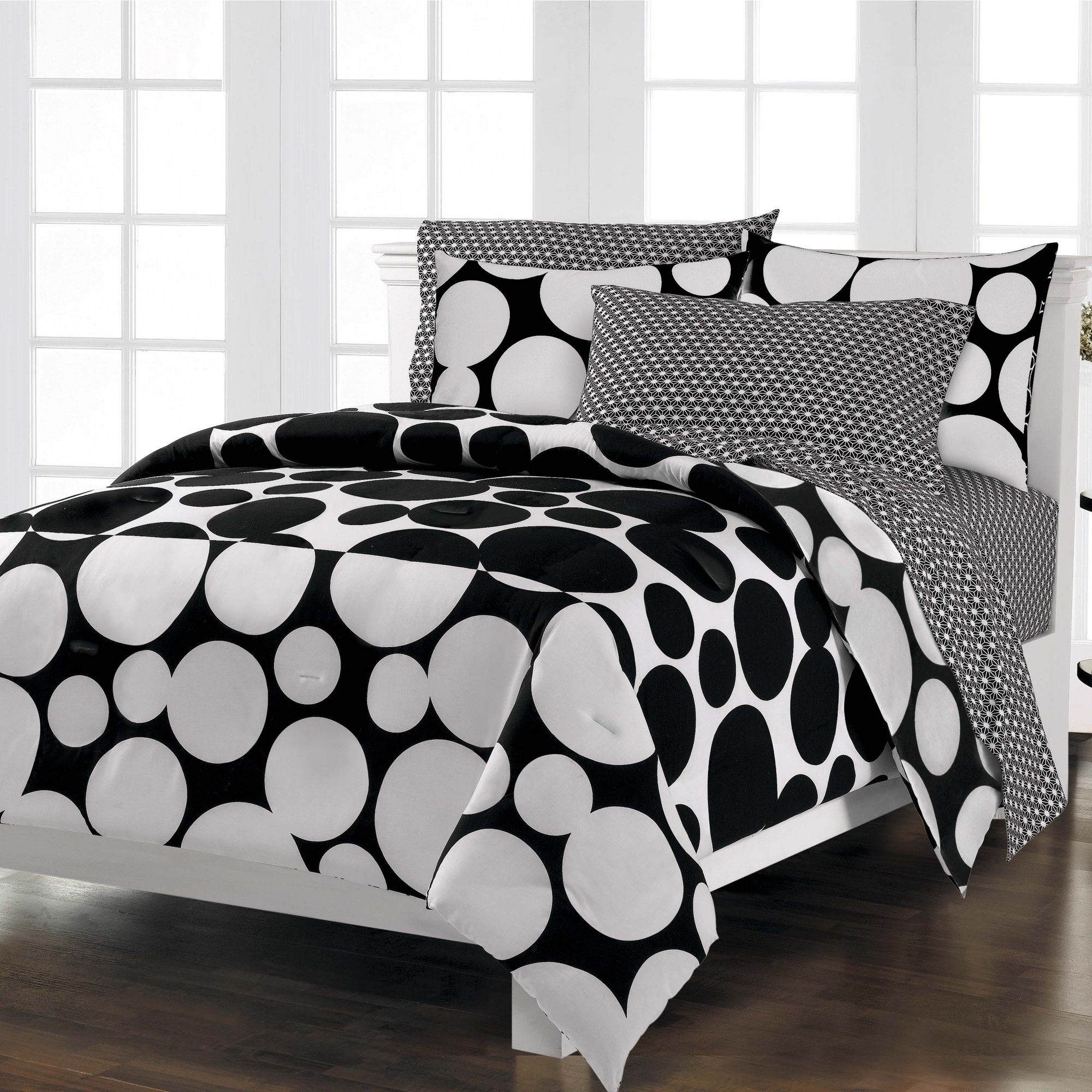 Black and pink comforter sets