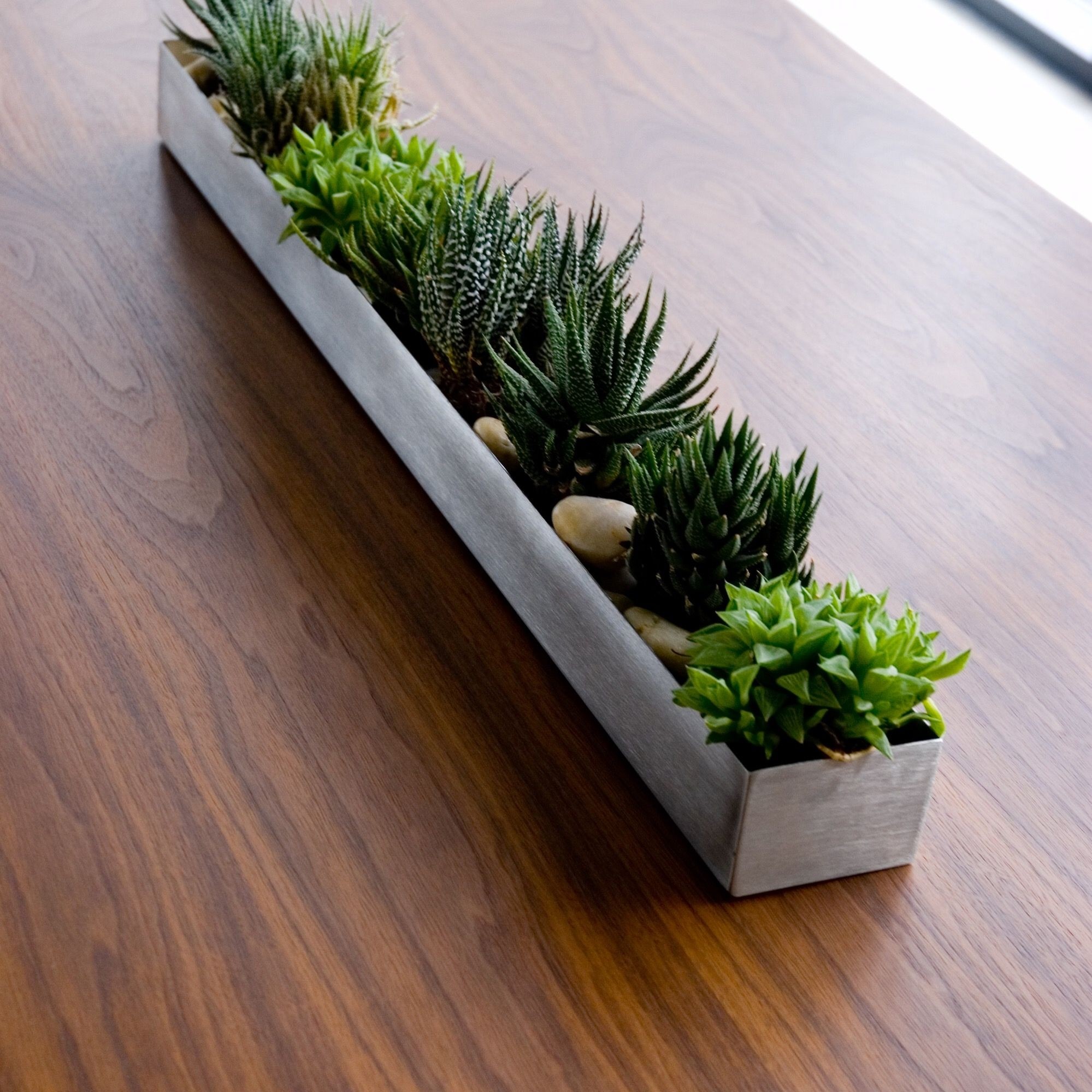 Gus* Modern Rectangular Fruit Trough Planter Fruit Trough