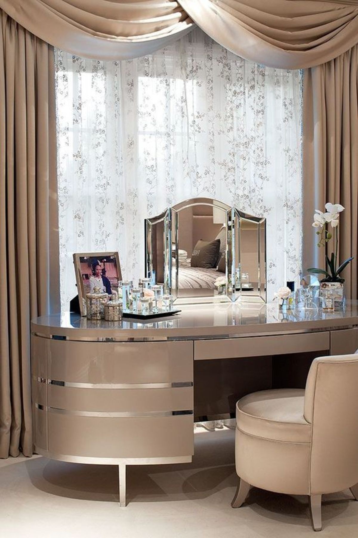 Makeup vanity table ikea