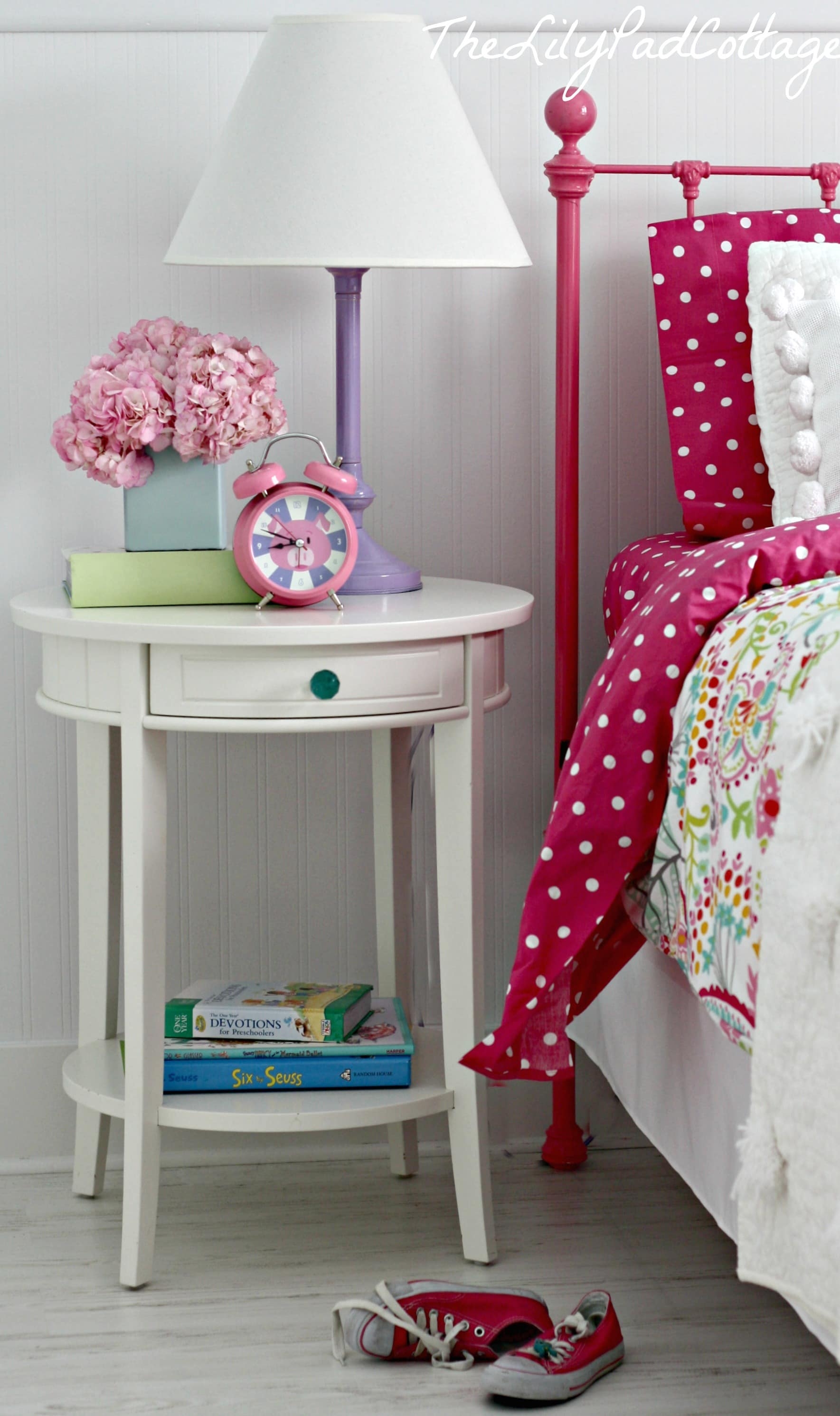Round night stand