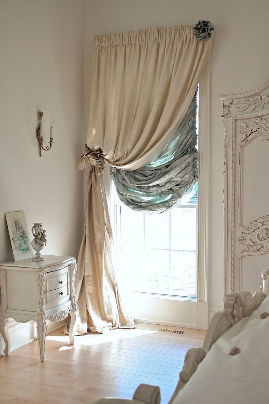 Single curtain panel 1