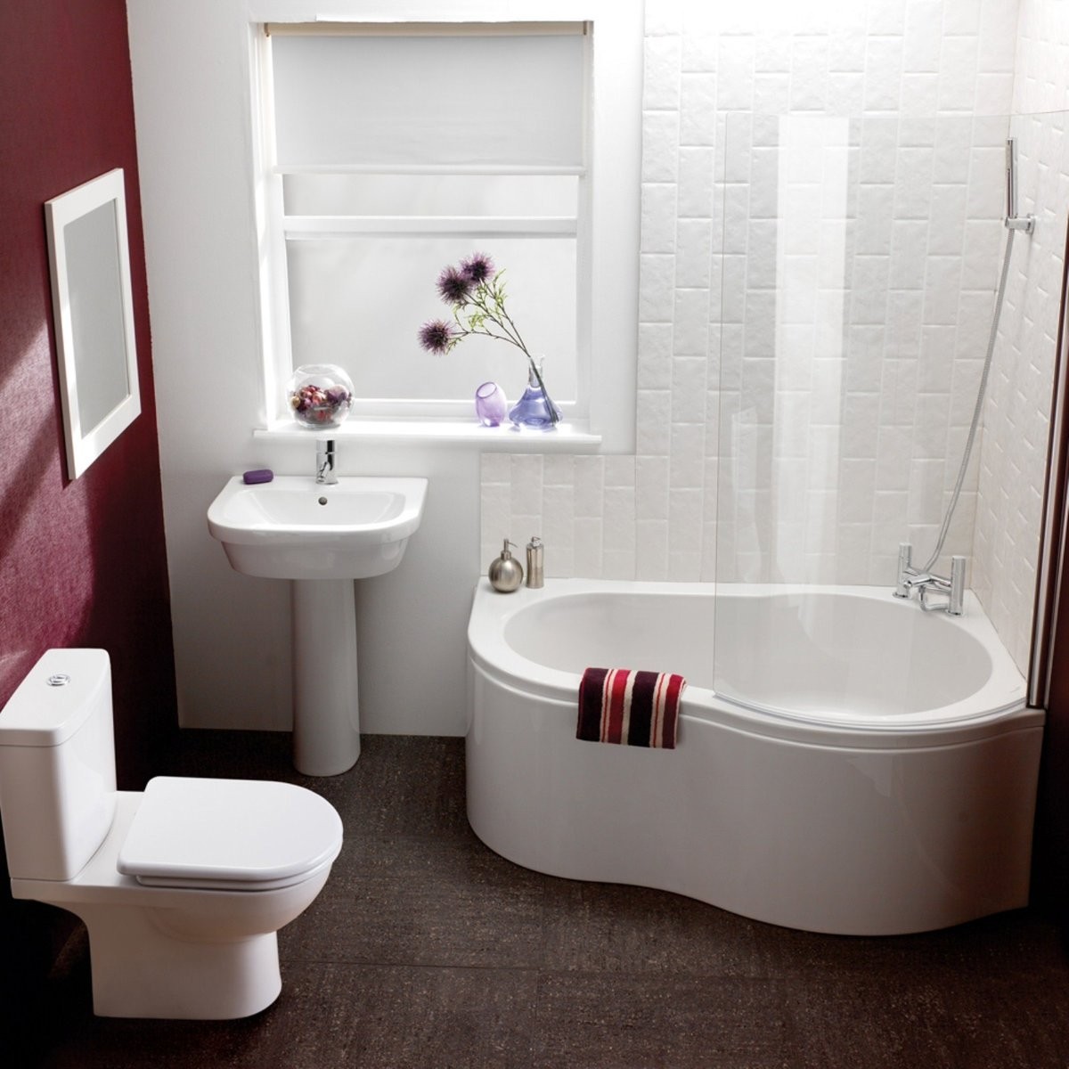 Corner bathtub size