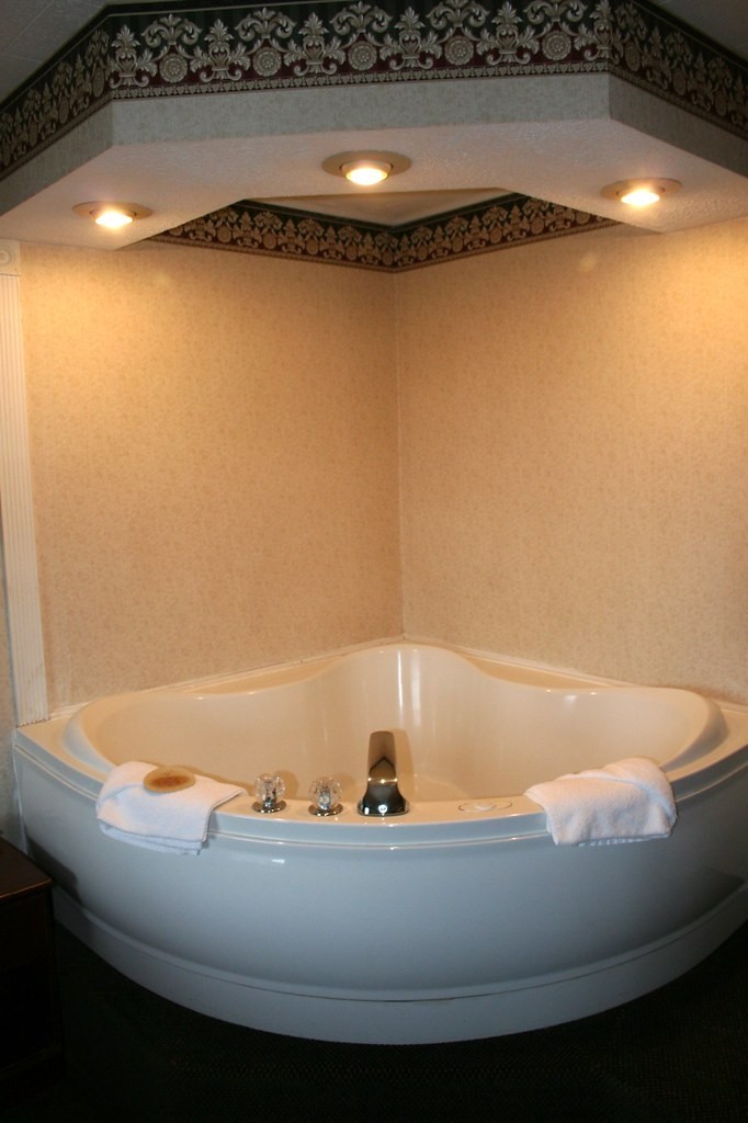 Corner bathtub sizes 2