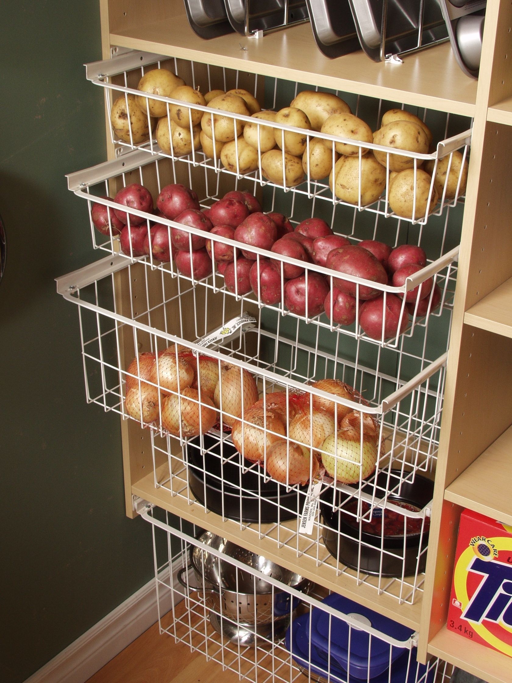 Food pantry shelving