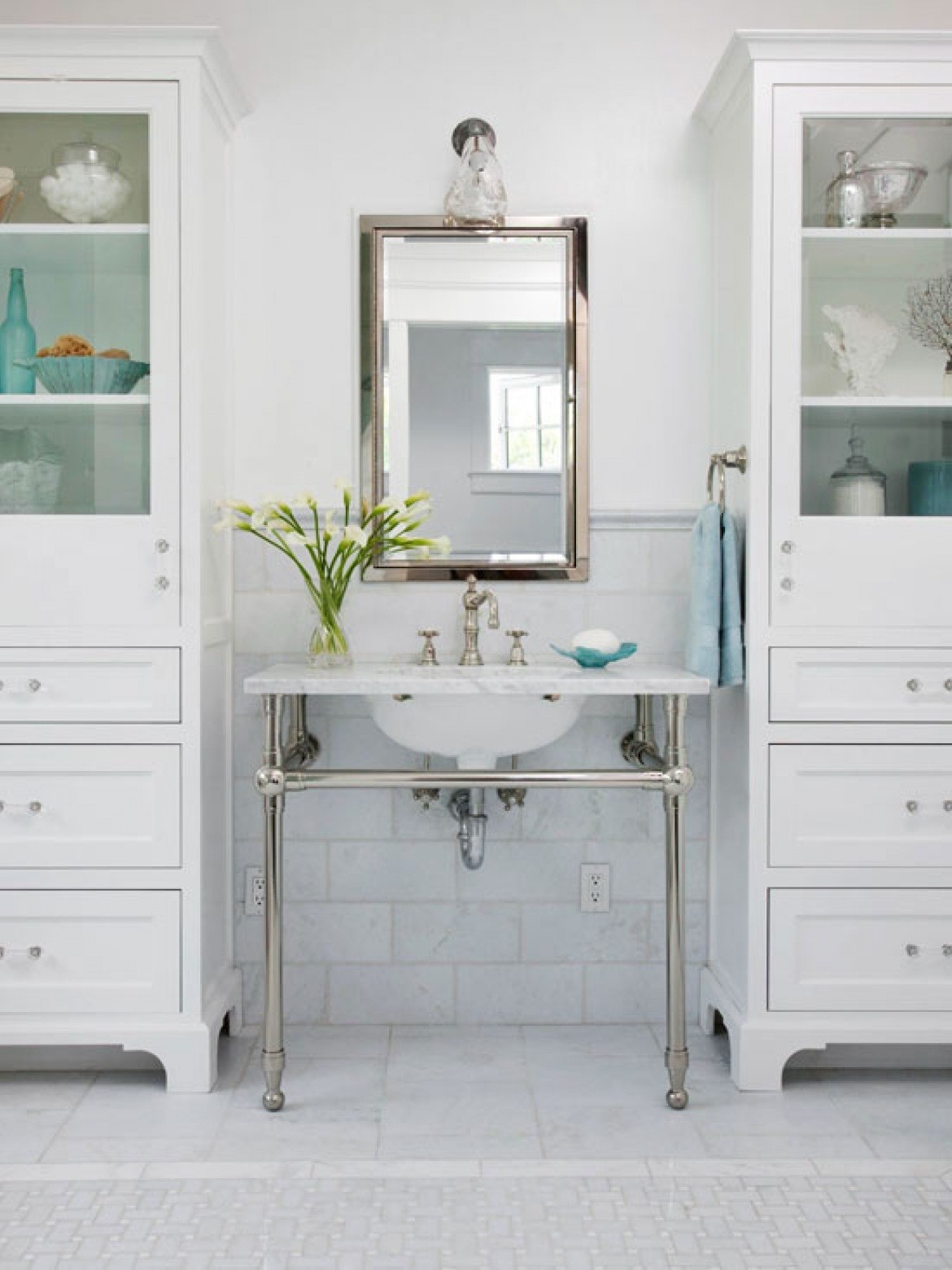 Linen shelves