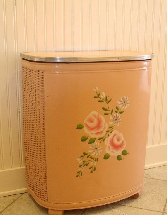 Metal laundry hamper