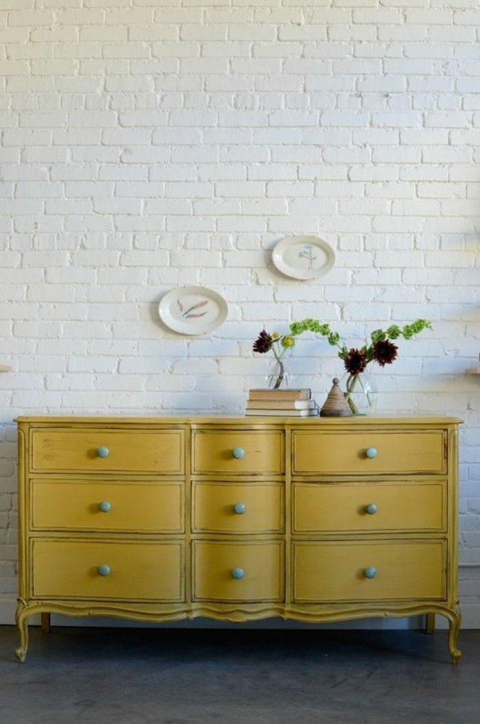 Vintage style bedroom furniture