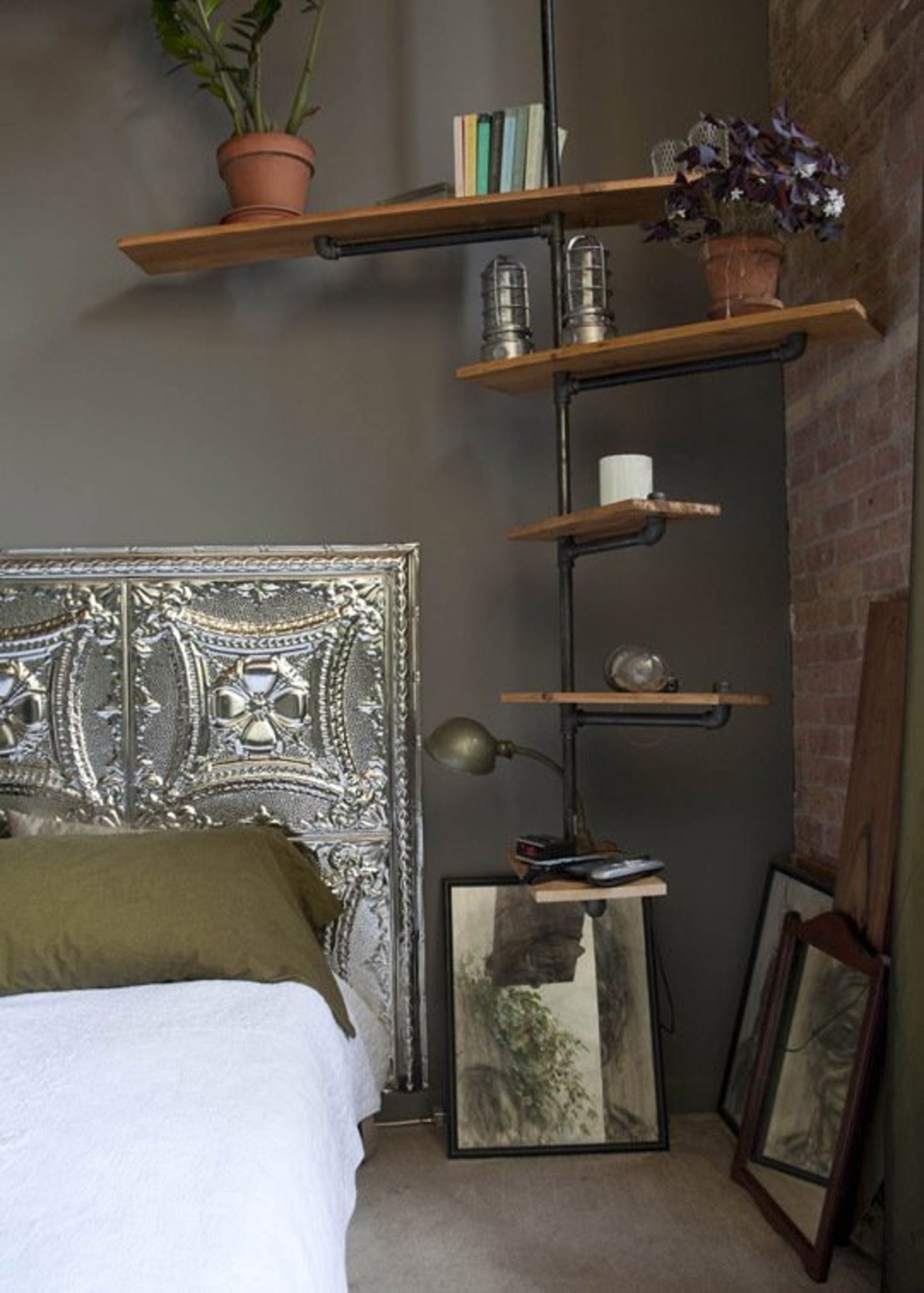 Corner night stand