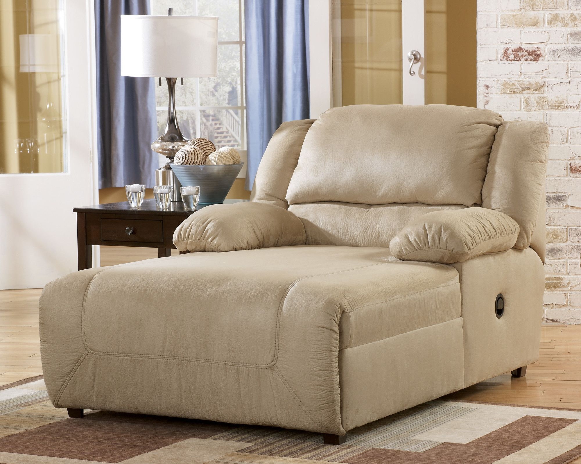 Extra large lounge chair