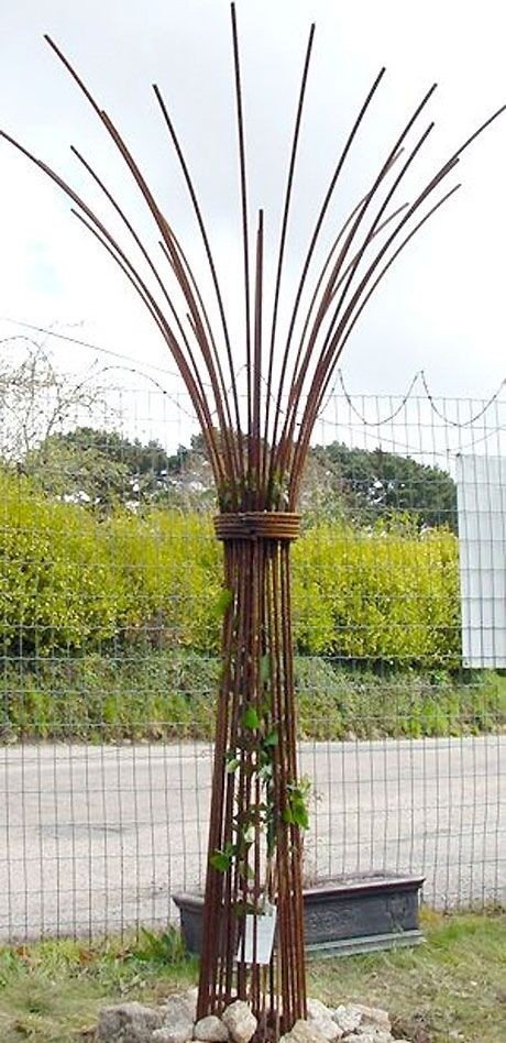 Metal trellis panels