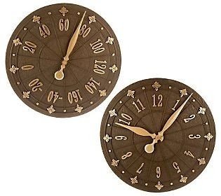 Outdoor solar clock