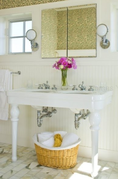 Pedestal sink console 2