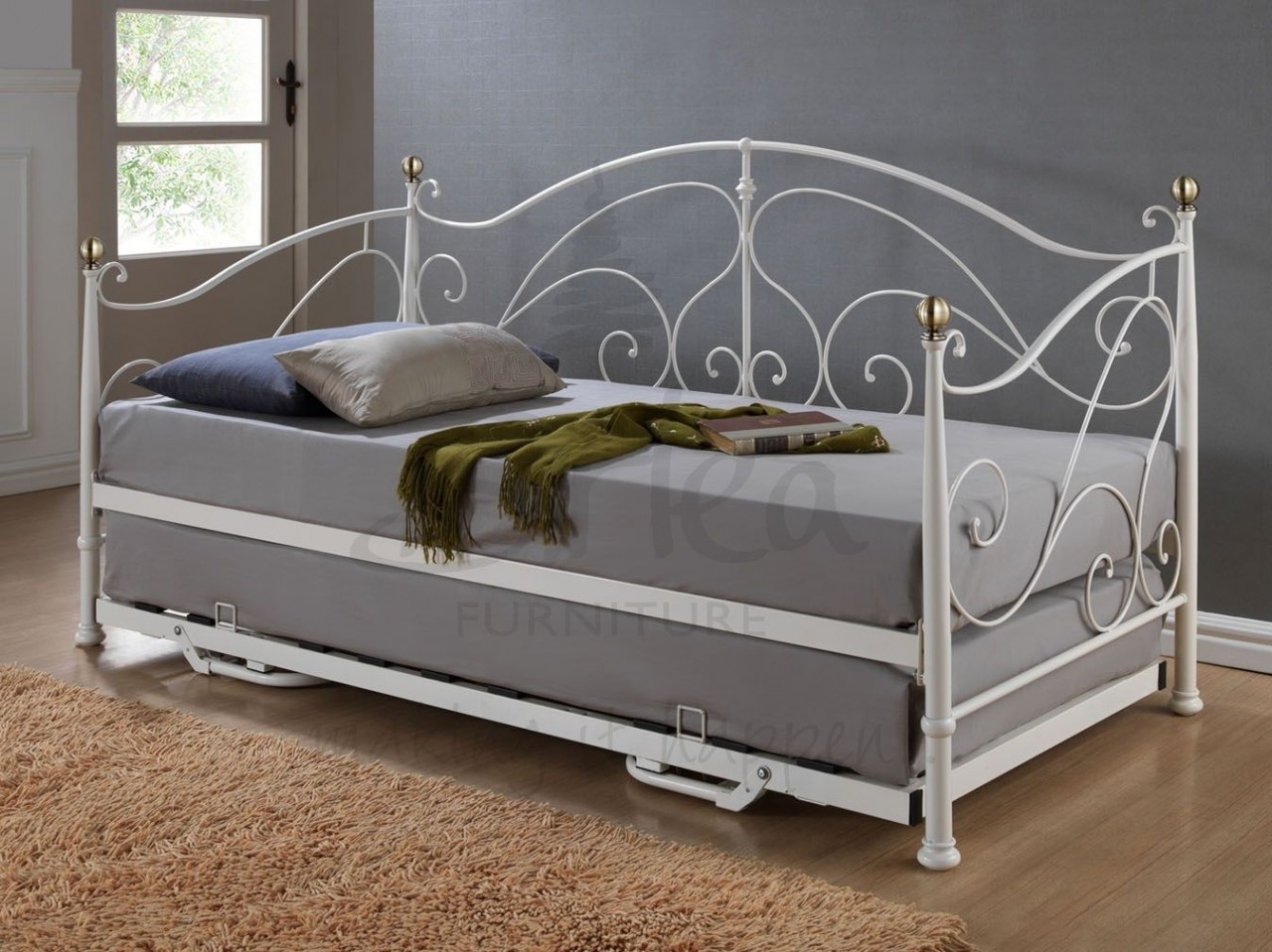 Very daybed