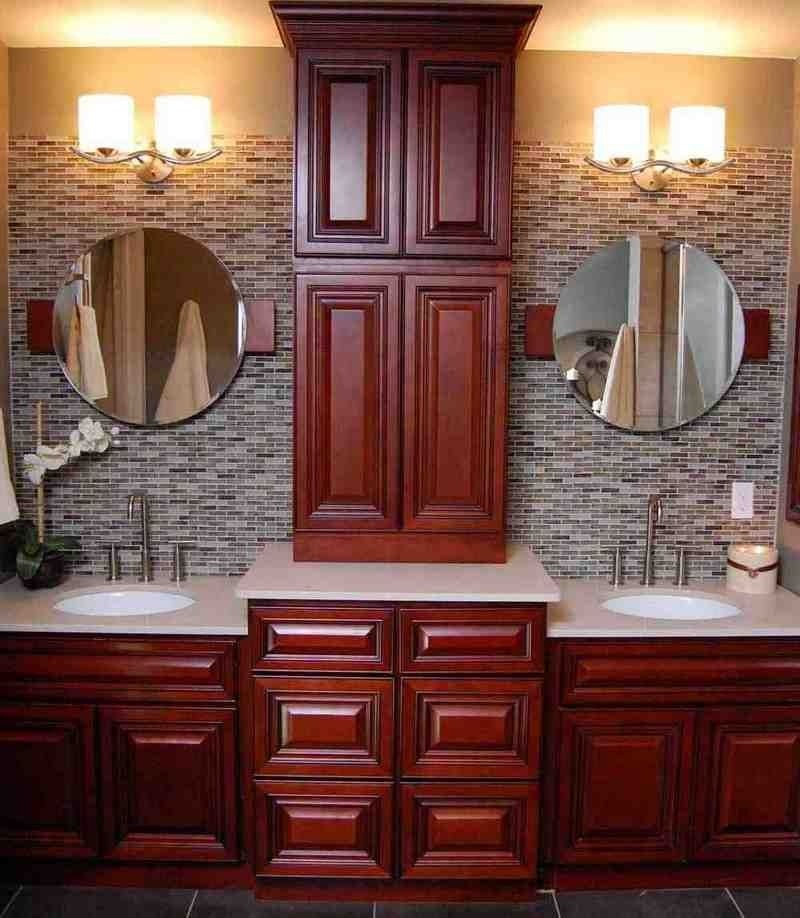Bathroom tower cabinets