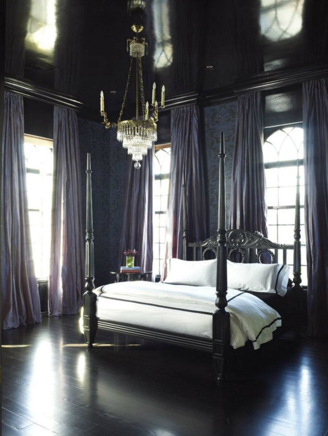 Contemporary 4 poster bed