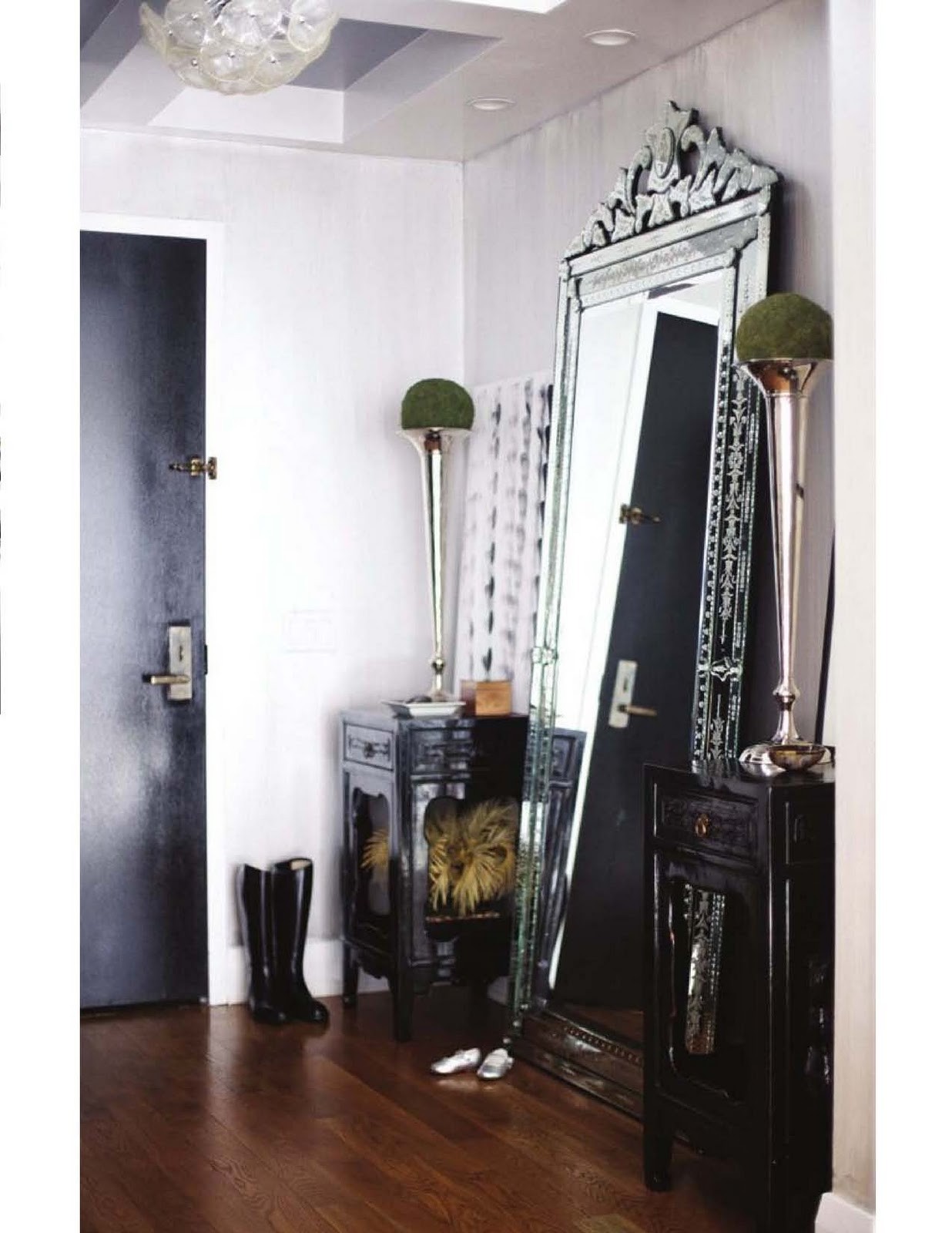 Leaning floor mirror