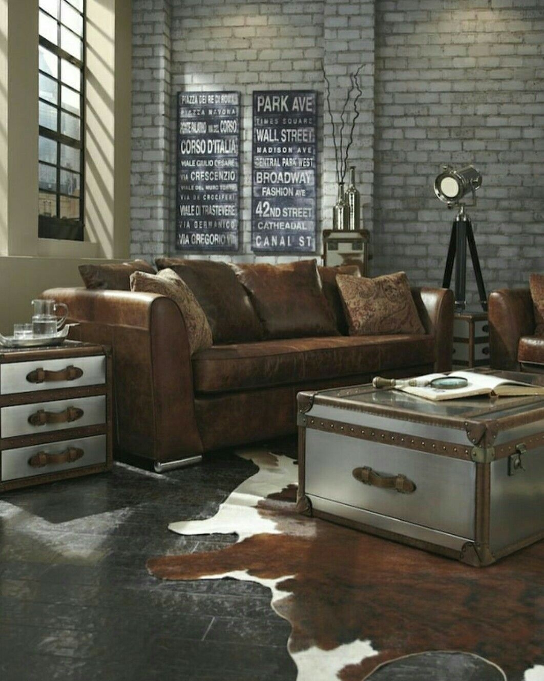 Metal trunk coffee table