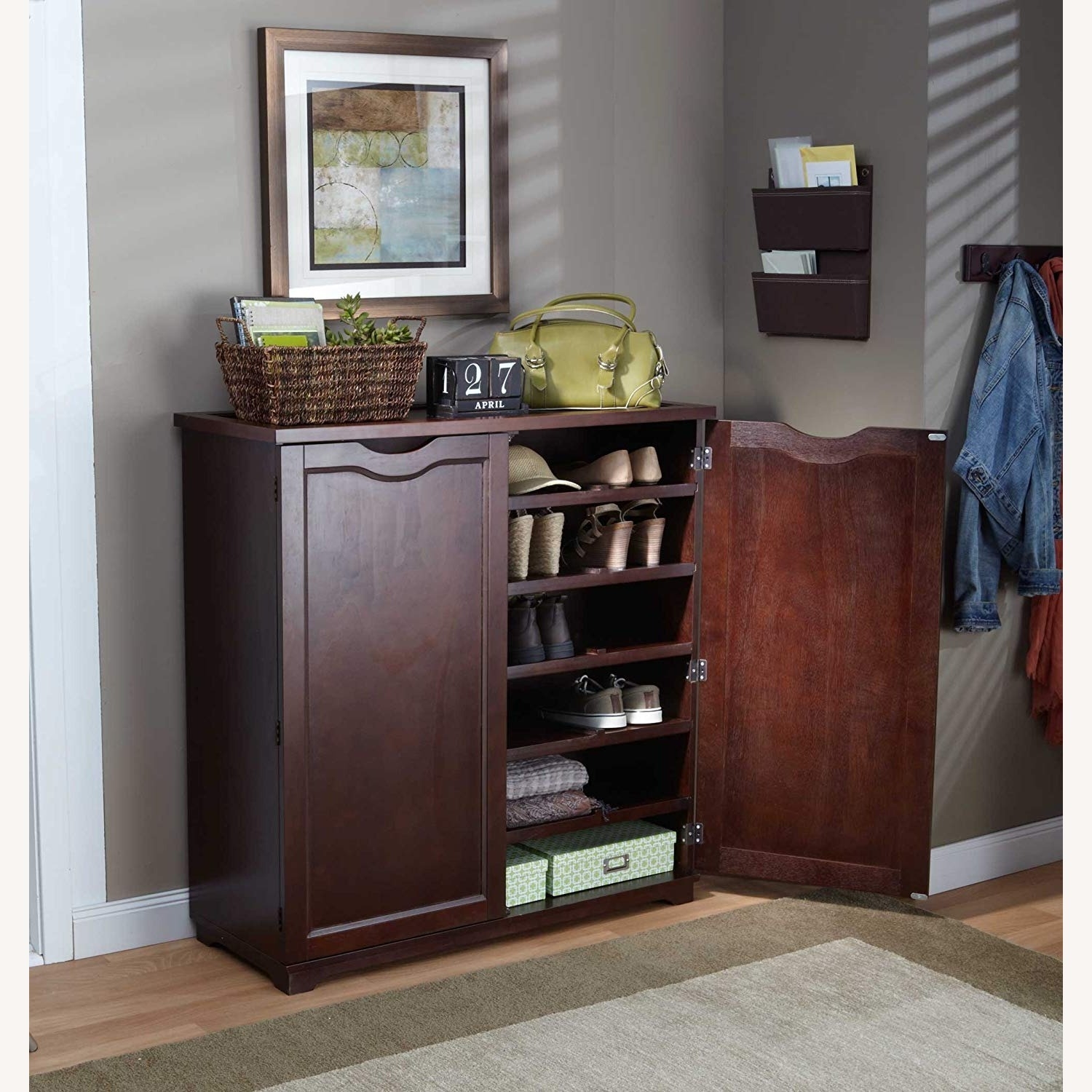 Shoe Dresser