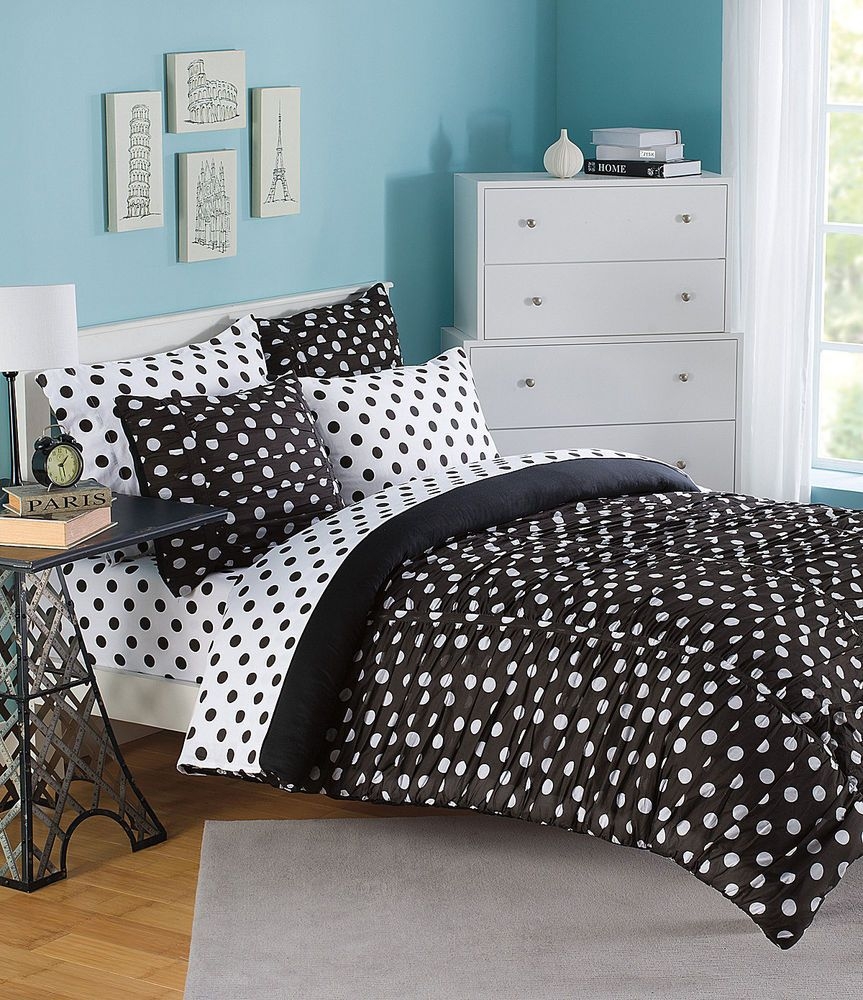 Black and white comforter full