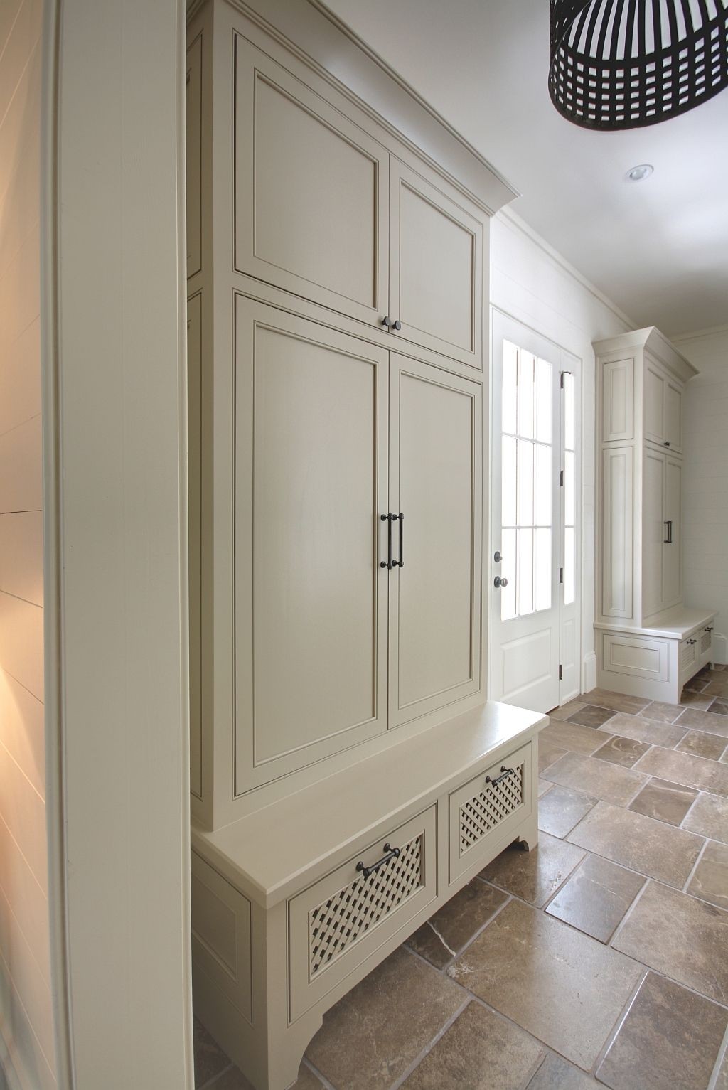Closed shoe storage