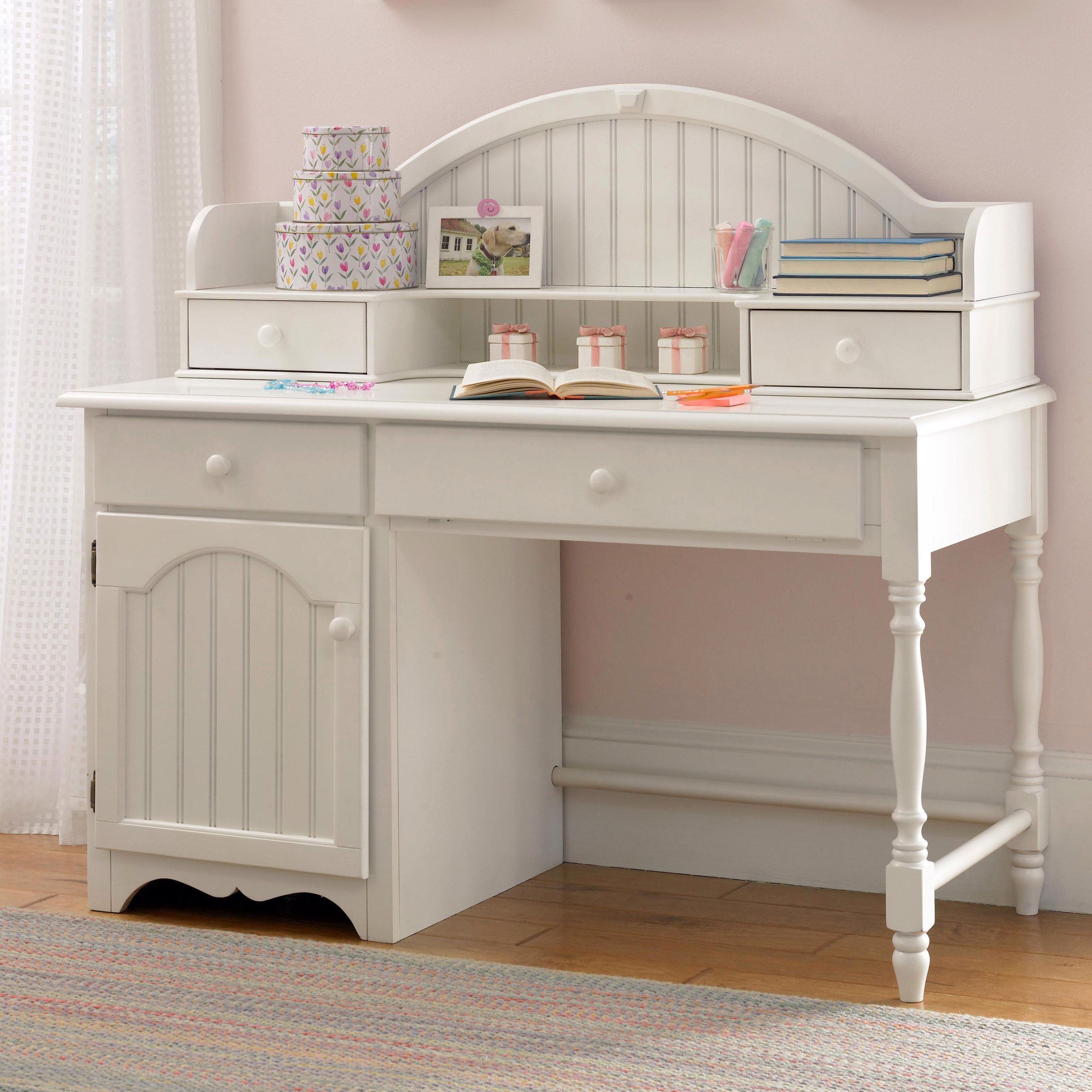 Computer desk for teenager
